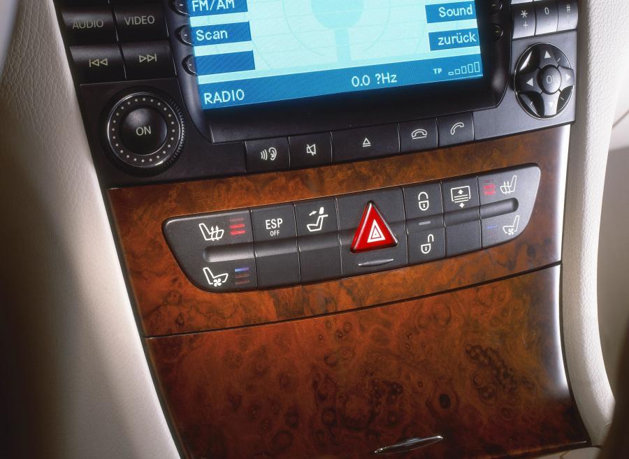  Mercedes-Benz E-Class 2002 года  (фото 281 из 448)